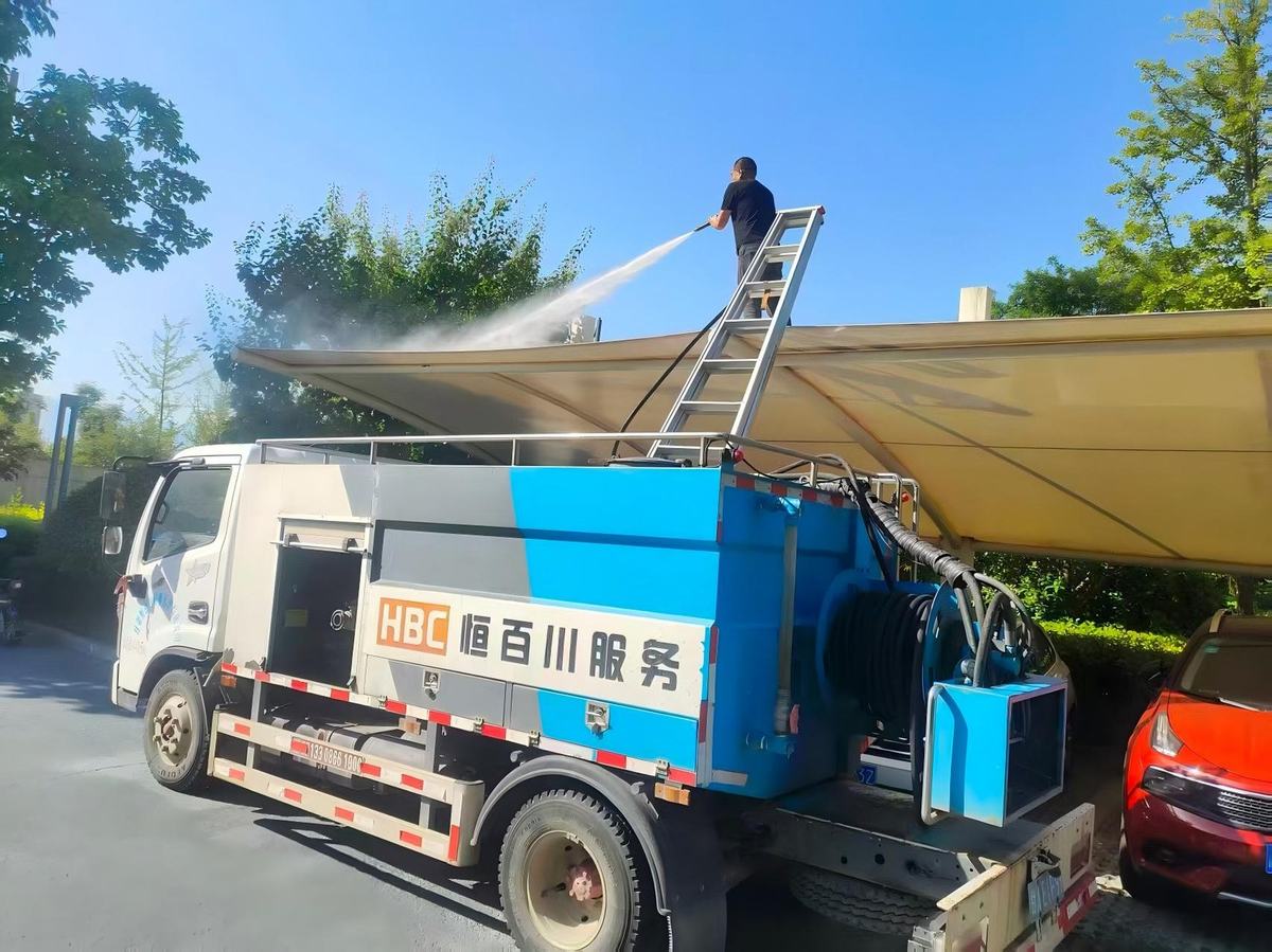 高空外墙清洗作业